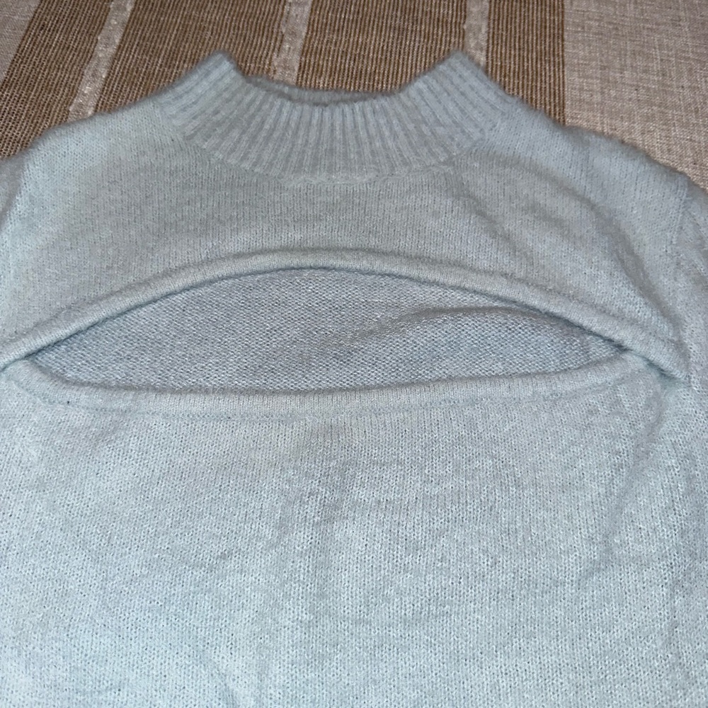 H&M Sweater - Picture 3 of 7
